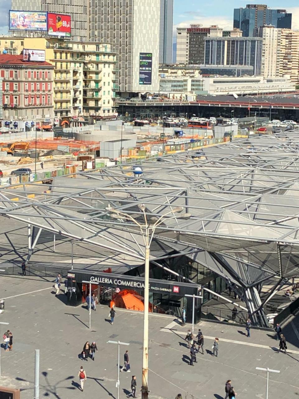 Pit Stop Napoli Centrale Exteriör bild